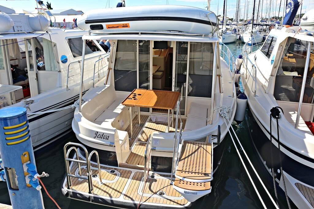 Motorboot Adria 1002 Vektor Jedva
