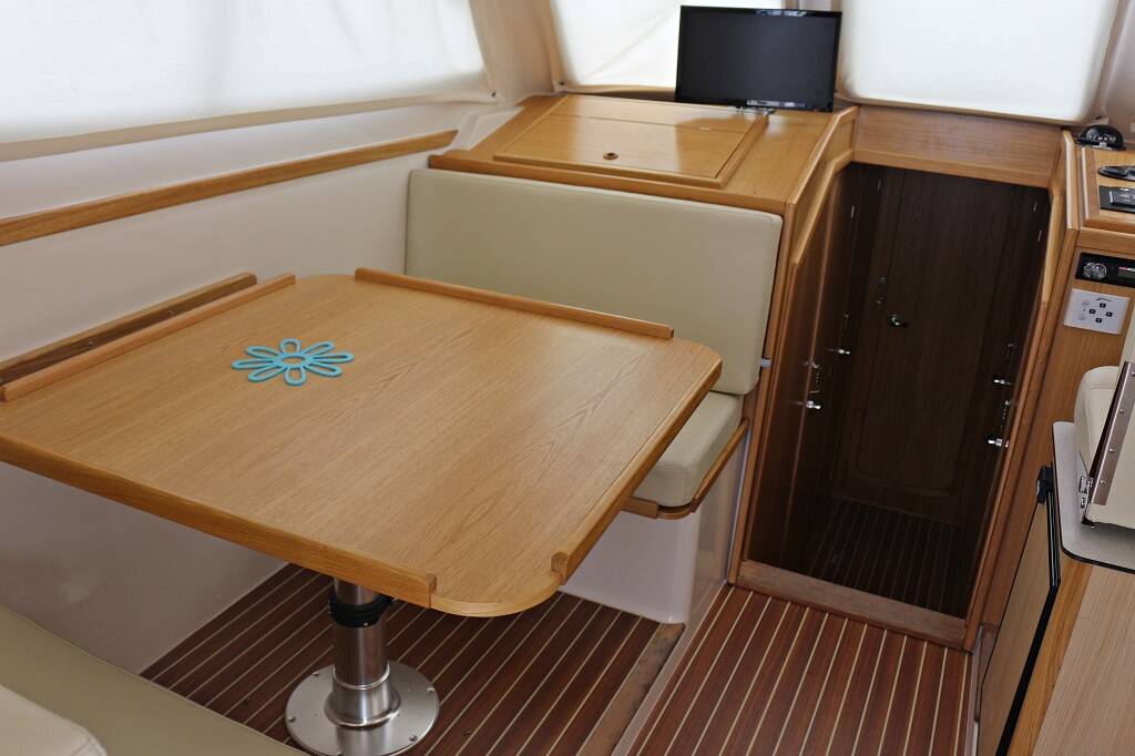 Motorboot Adria 1002 Vektor Jedva