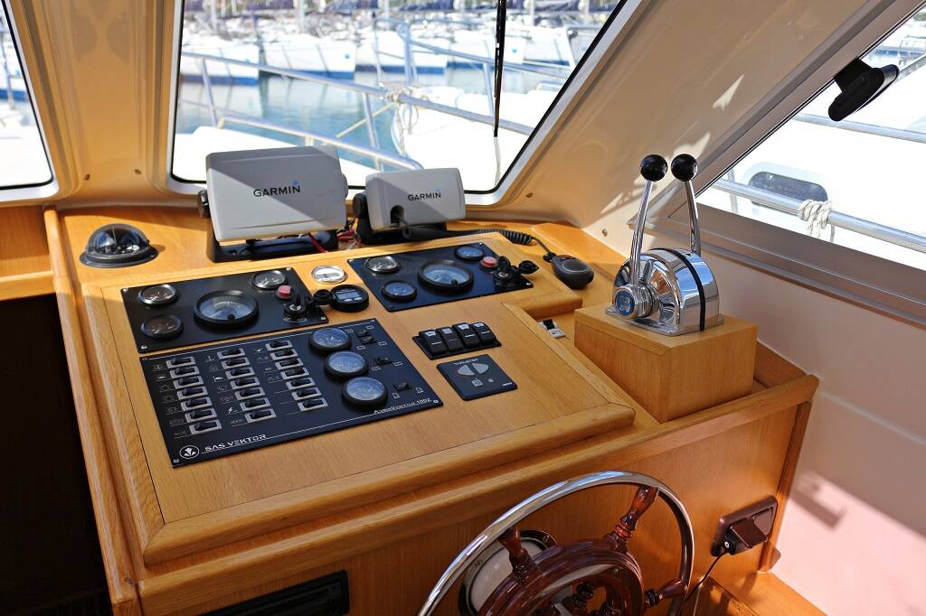 Motorboot Adria 1002 Vektor Lavsa
