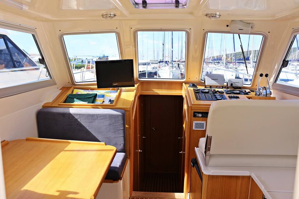 Motorboot Adria 1002 Vektor Lavsa