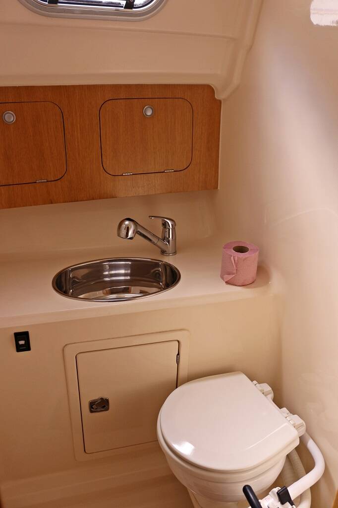 Motorboot Adria 1002 Vektor Lavsa
