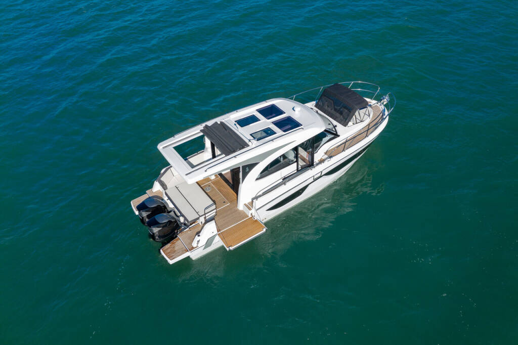Motor boat Antares 11 OB No Name