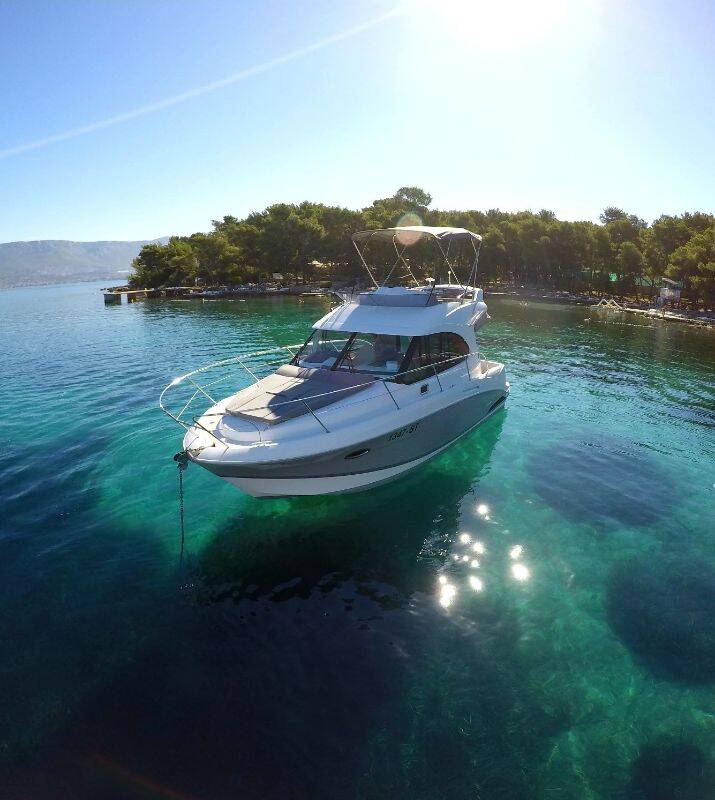 Motorboot Antares 30 Lumar