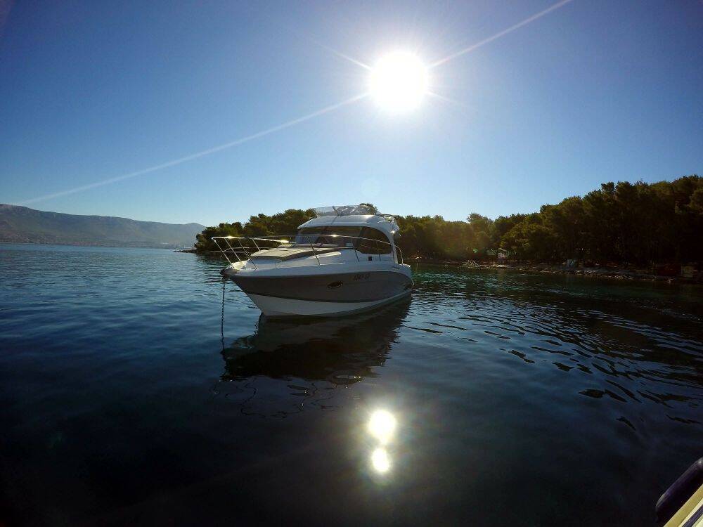 Motorboot Antares 30 Lumar