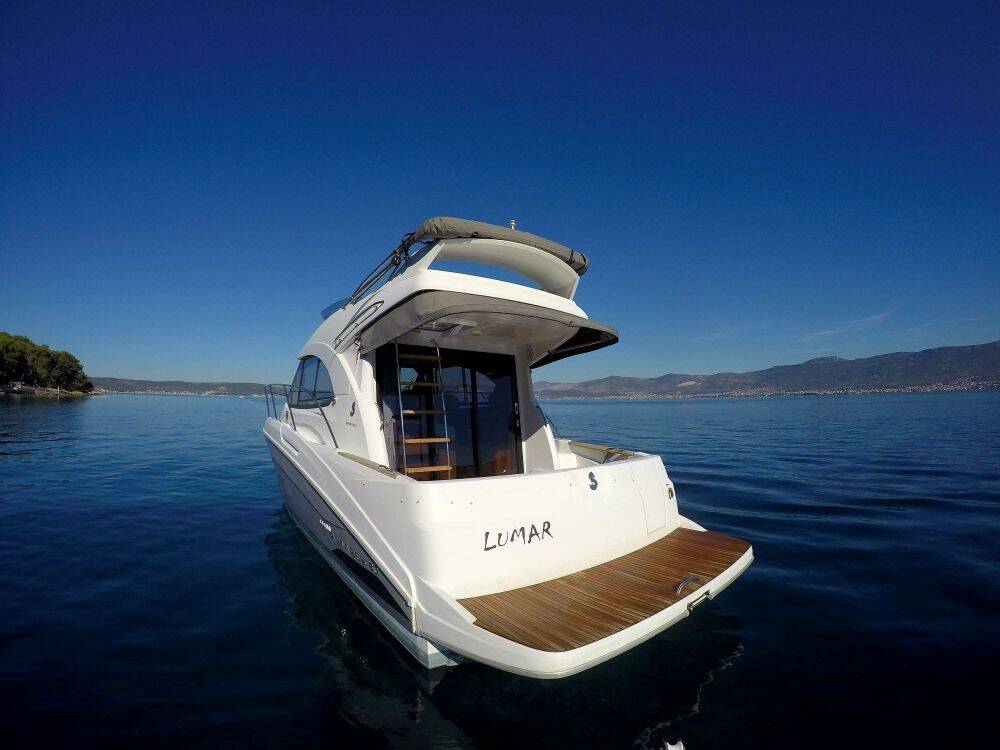 Motorboot Antares 30 Lumar