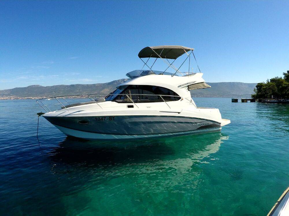 Motorboot Antares 30 Lumar