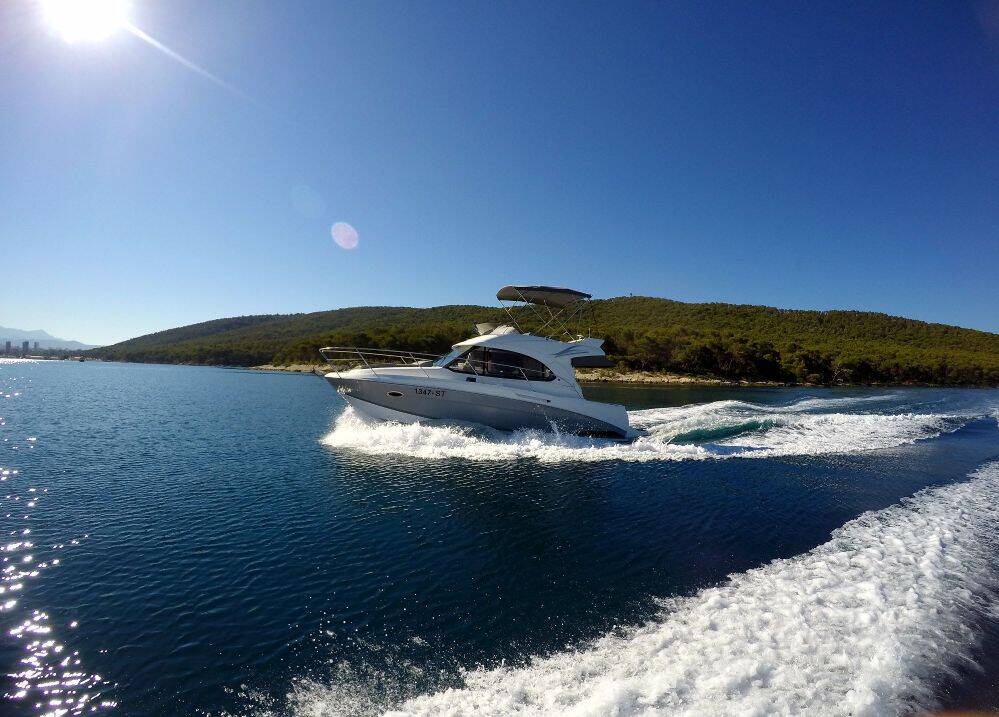 Motorboot Antares 30 Lumar