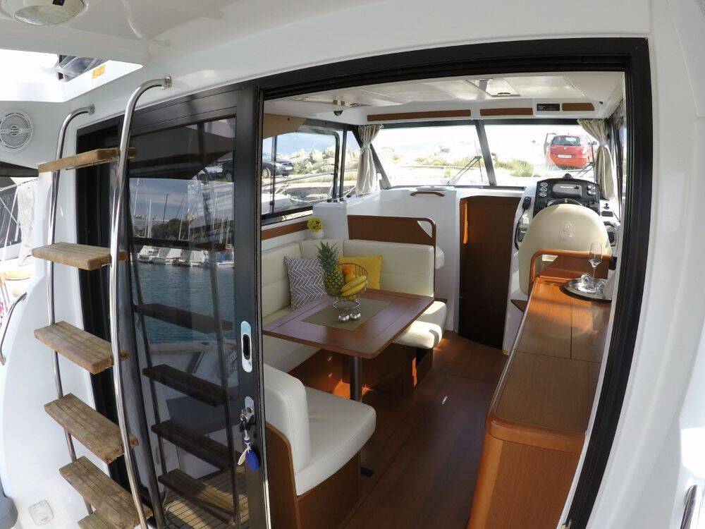 Motorboot Antares 30 Lumar