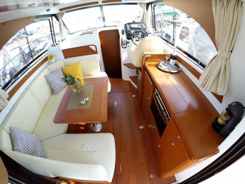 Motorboot Antares 30 Lumar