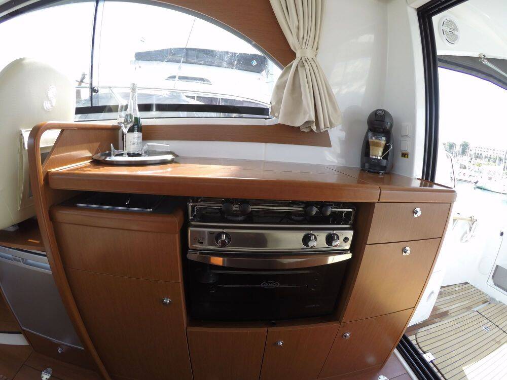 Motorboot Antares 30 Lumar