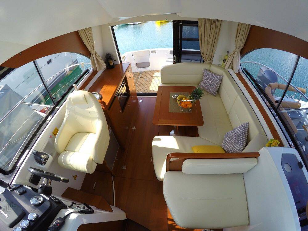 Motorboot Antares 30 Lumar