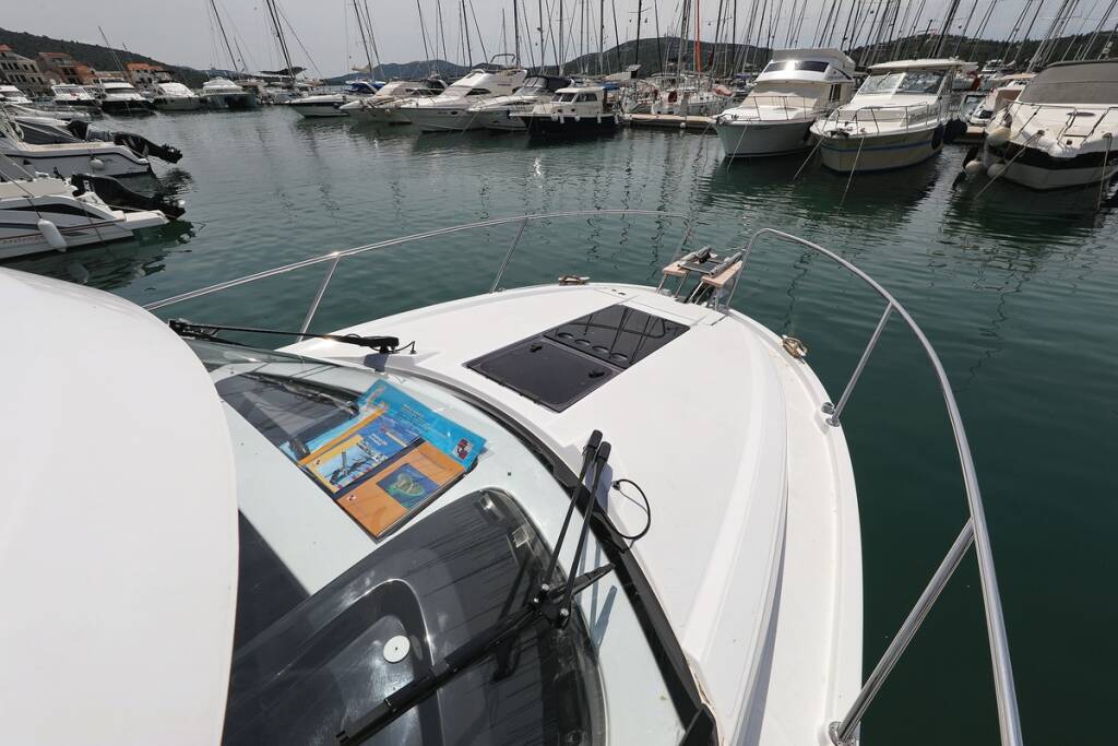 Motorboot Antares 9 OB Aurora