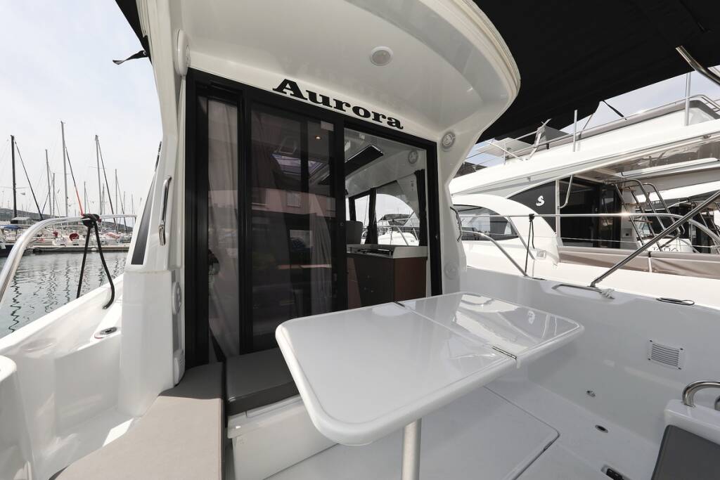 Motorboot Antares 9 OB Aurora