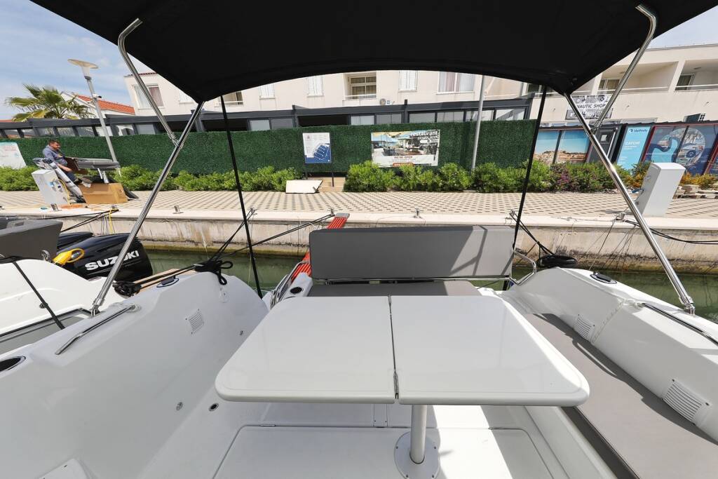 Motorboot Antares 9 OB Aurora