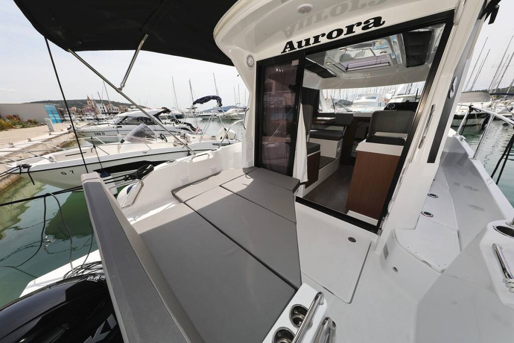 Motorboot Antares 9 OB Aurora