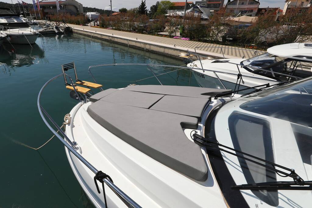 Motorboot Antares 9 OB Aurora