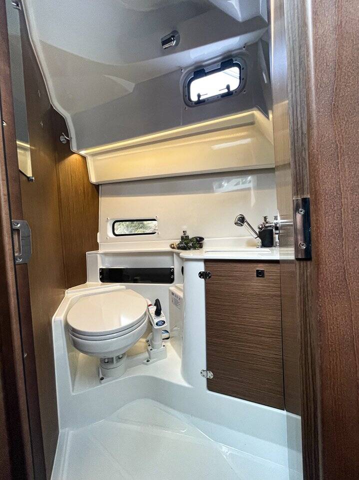 Motorboot Antares 9 OB Arya