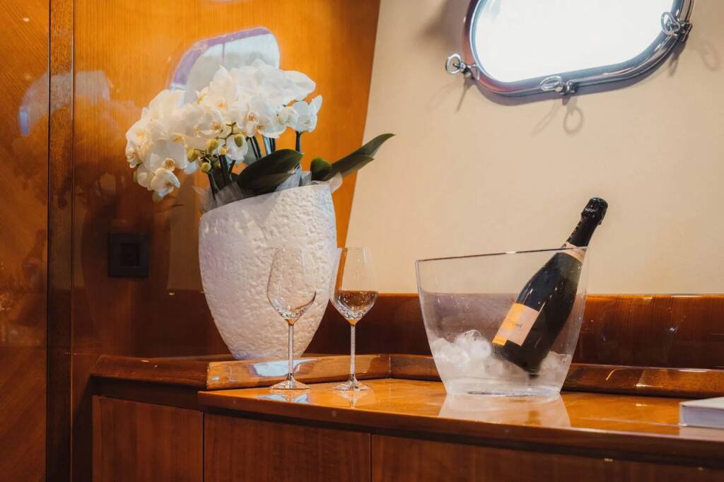 Astondoa 82 GLX Magic Six