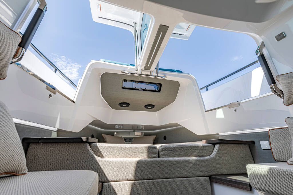 Motorboot Axopar 37 Sun Top Zeus