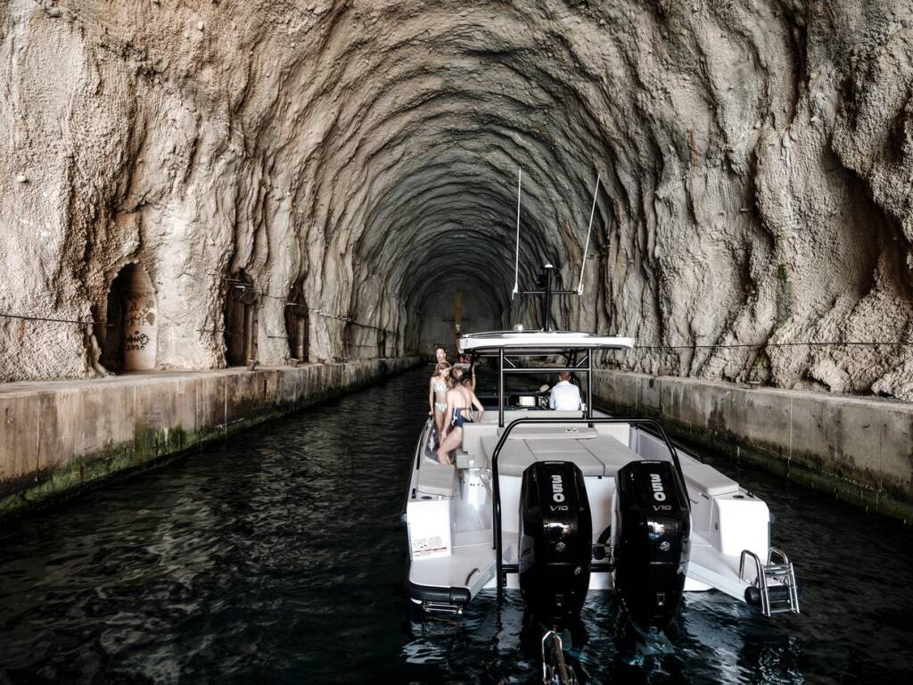 Axopar 37 Sun Top Axopar 37