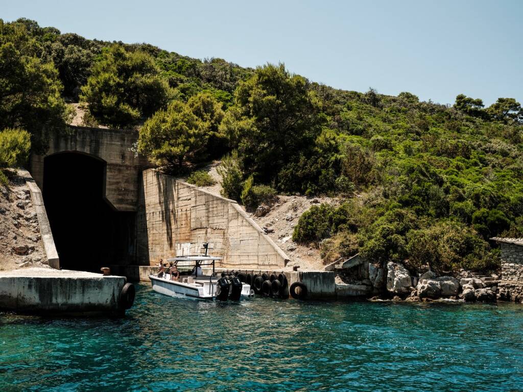 Axopar 37 Sun Top Axopar 37