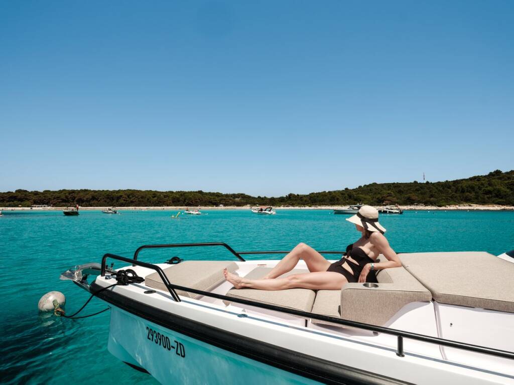 Axopar 37 Sun Top Axopar 37