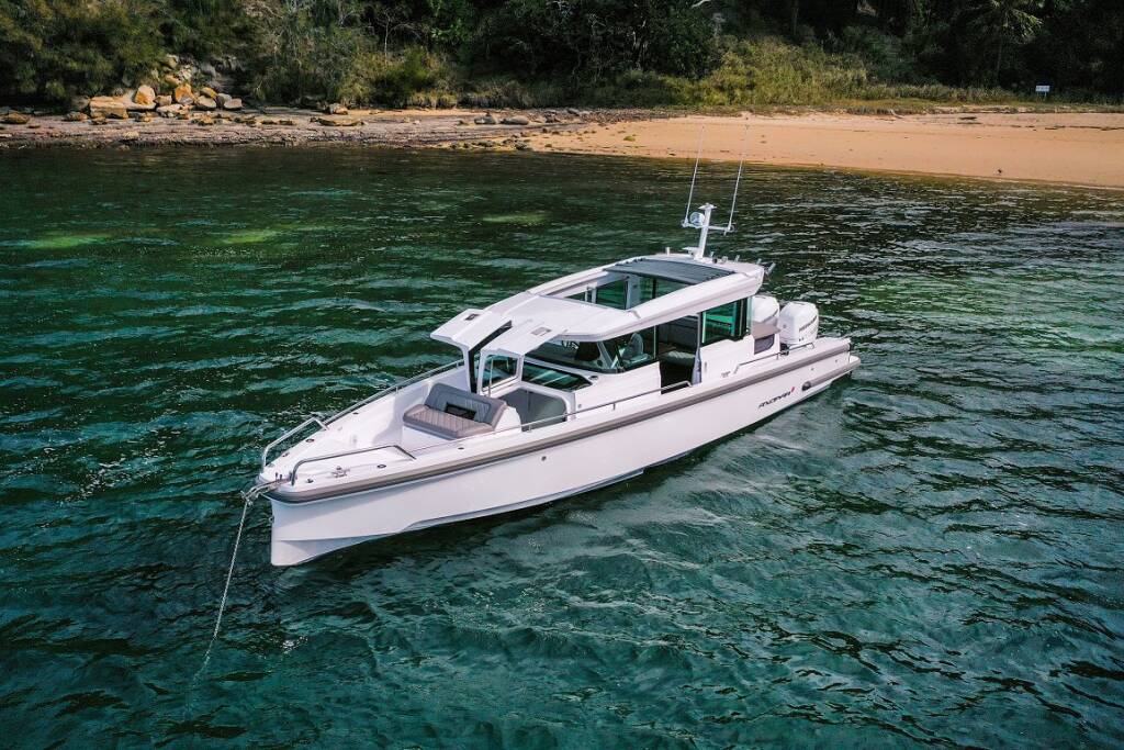 Axopar 37 XC Cross Cabin 