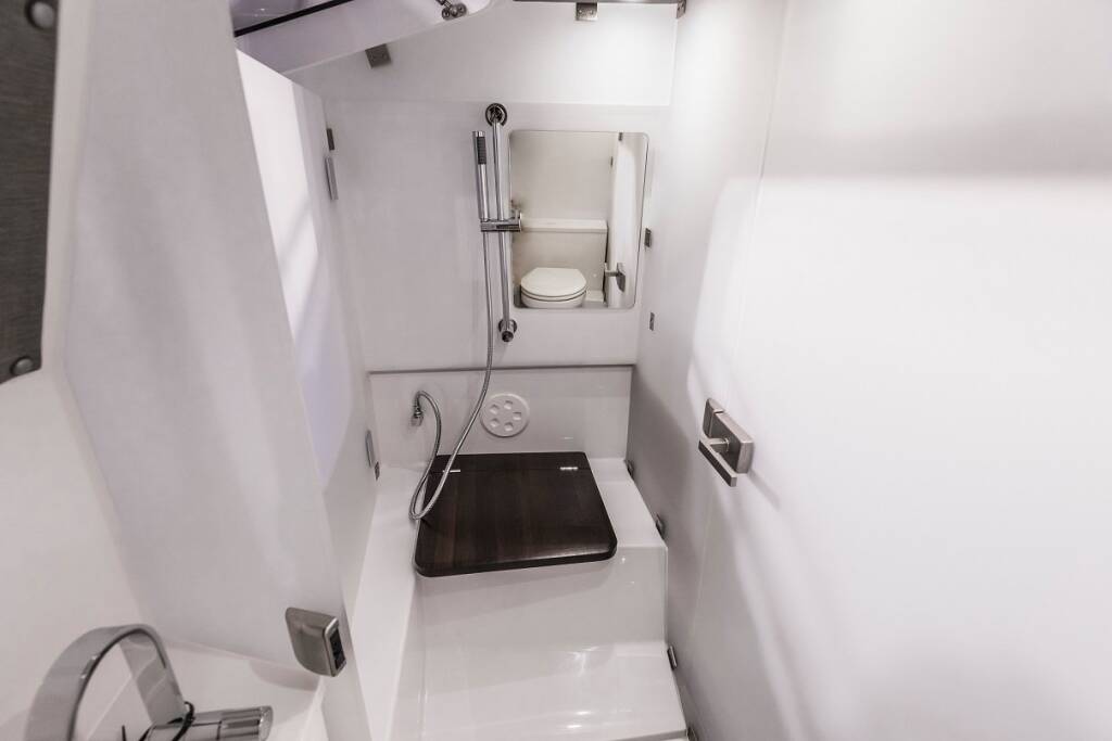 Motorboot Axopar 37 XC Cross Cabin 