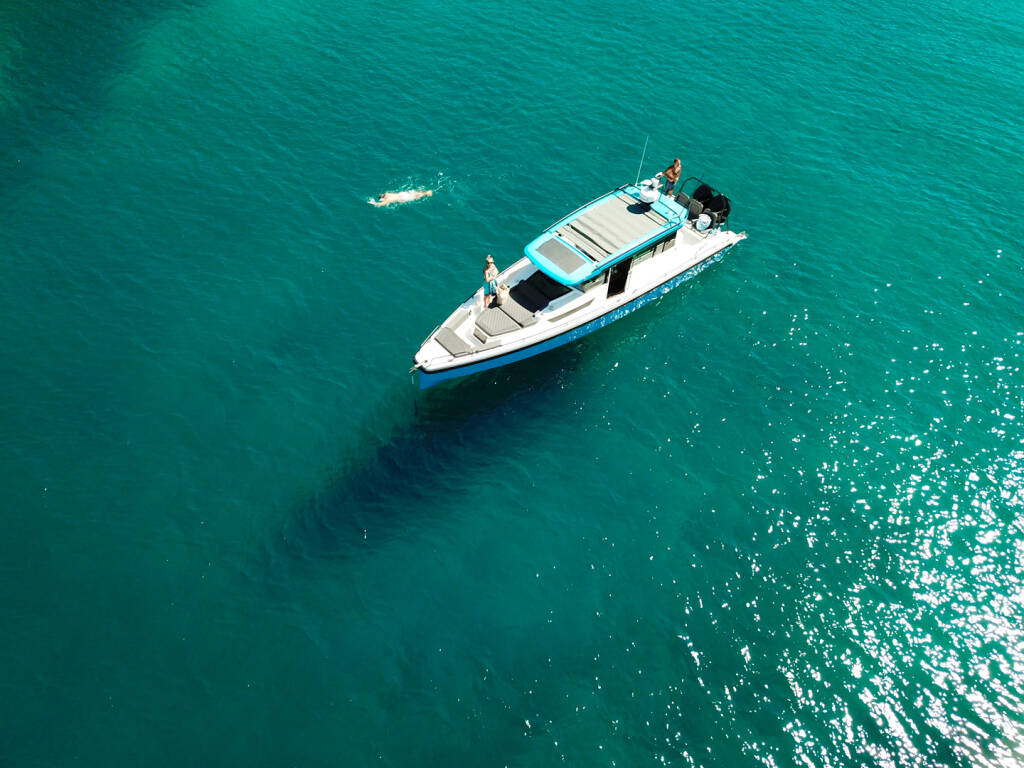 Motorboot Axopar 37 XC Cross Cabin Traverso
