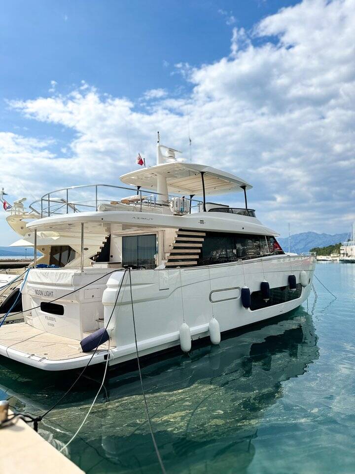 Motor yacht Azimut Magellano 66 Moon light