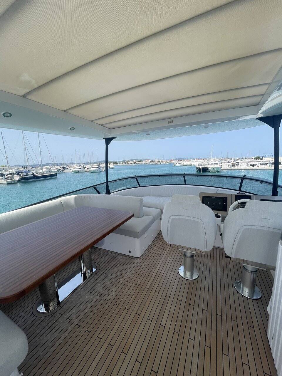 Motor yacht Azimut Magellano 66 Moon light