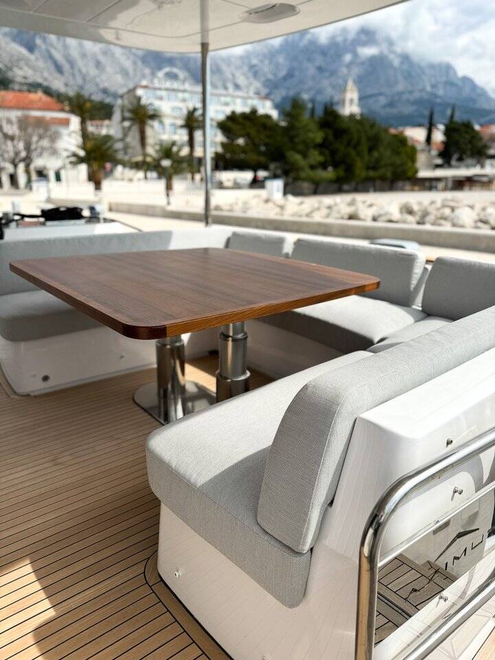 Motor yacht Azimut Magellano 66 Moon light