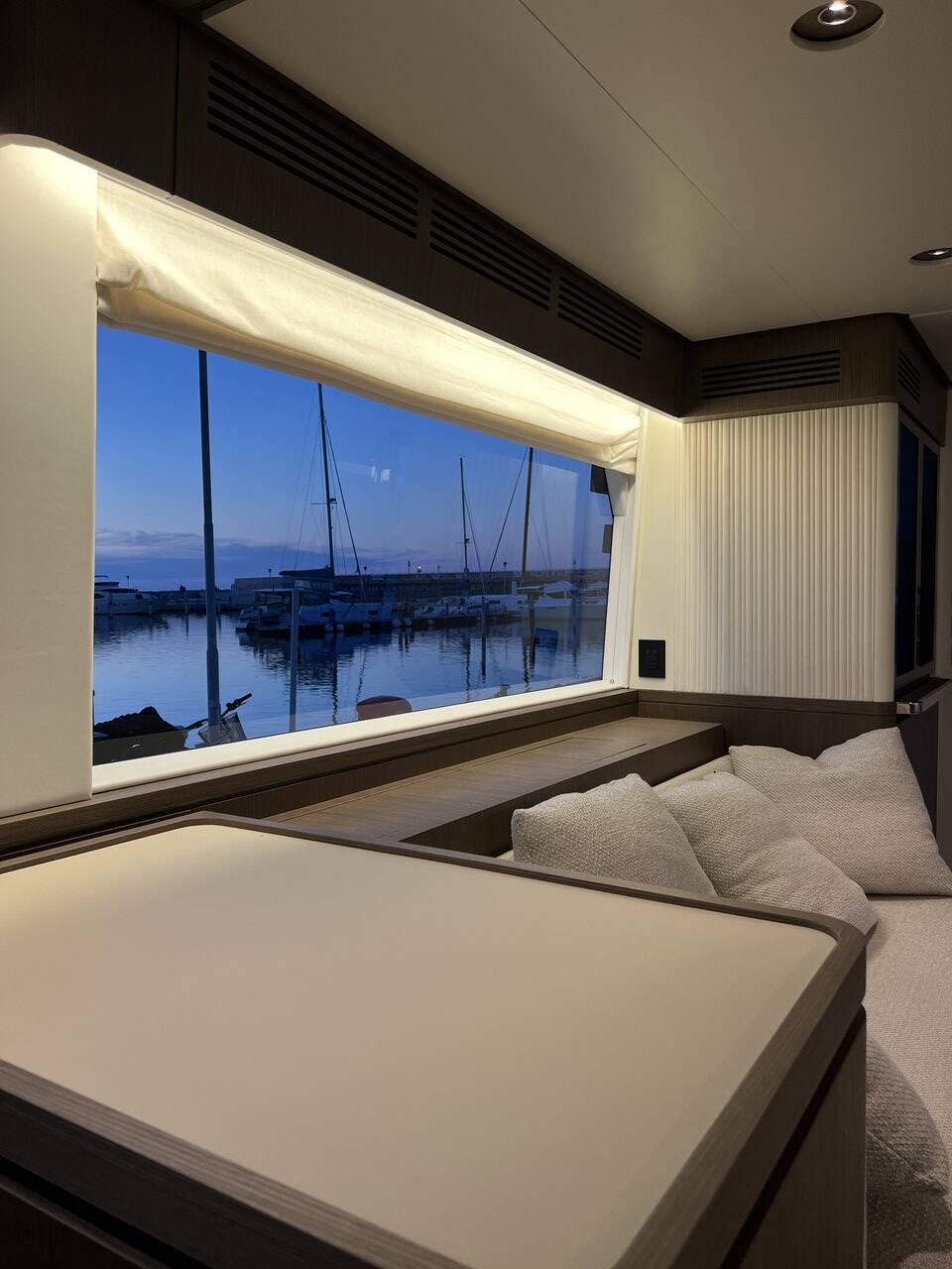 Motor yacht Azimut Magellano 66 Moon light