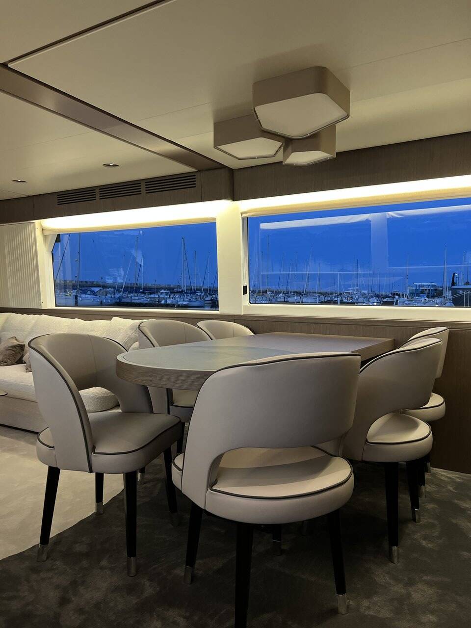 Motor yacht Azimut Magellano 66 Moon light