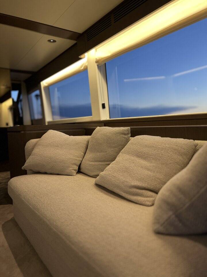 Motor yacht Azimut Magellano 66 Moon light