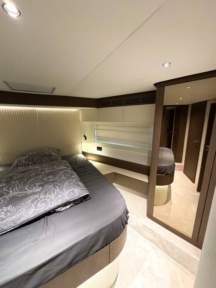 Motor yacht Azimut Magellano 66 Moon light