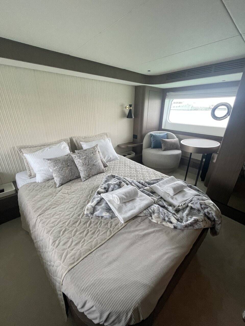 Motor yacht Azimut Magellano 66 Moon light