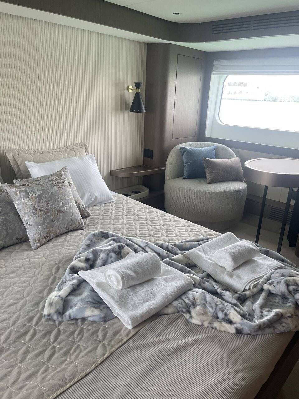 Motor yacht Azimut Magellano 66 Moon light