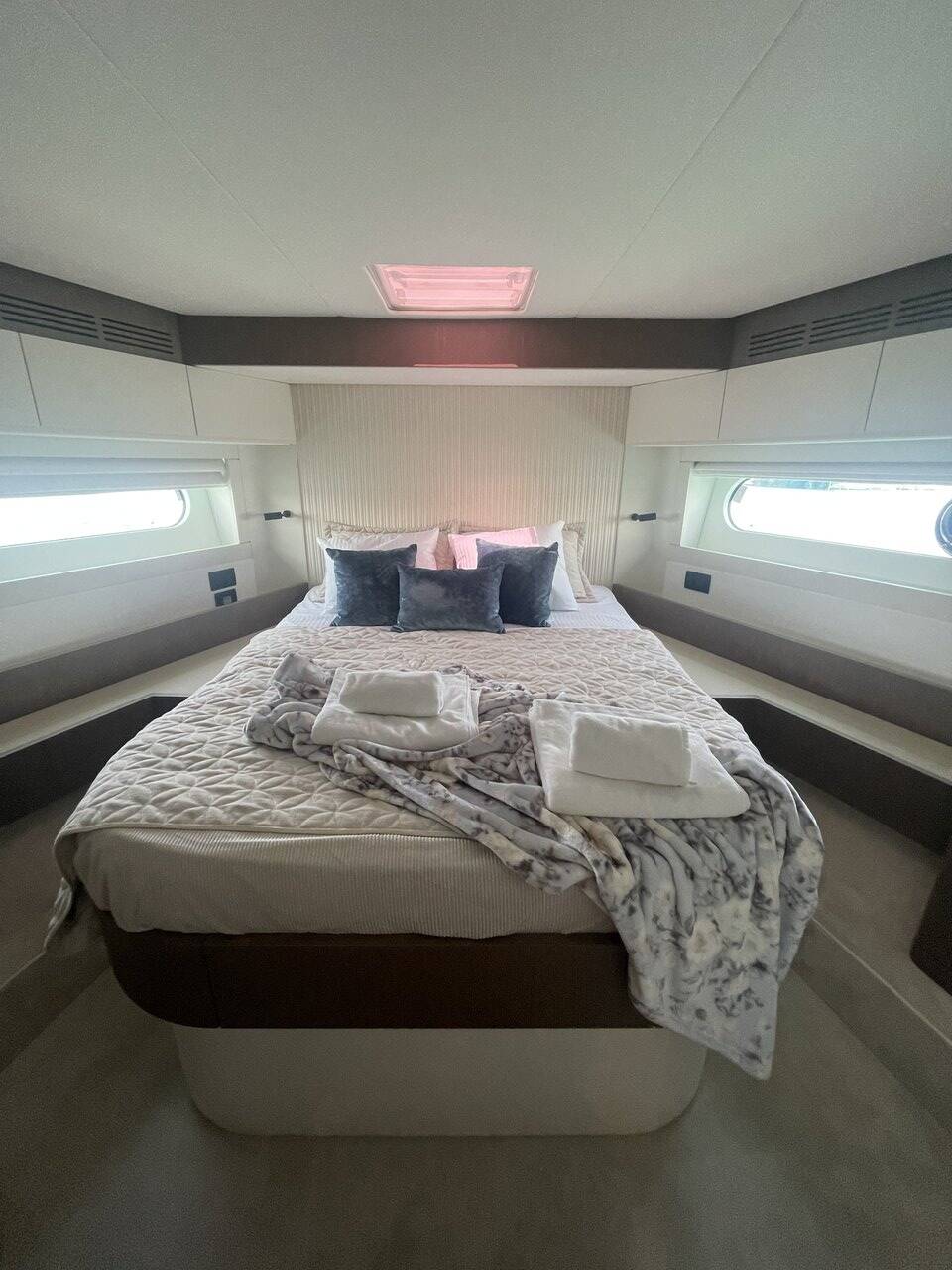 Motor yacht Azimut Magellano 66 Moon light