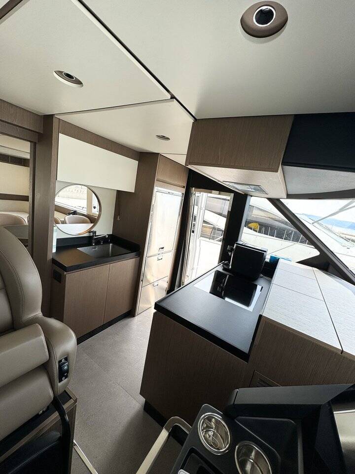 Motor yacht Azimut Magellano 66 Moon light