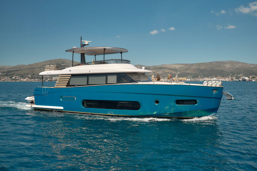 Motor yacht Azimut Magellano 66 Ava 2