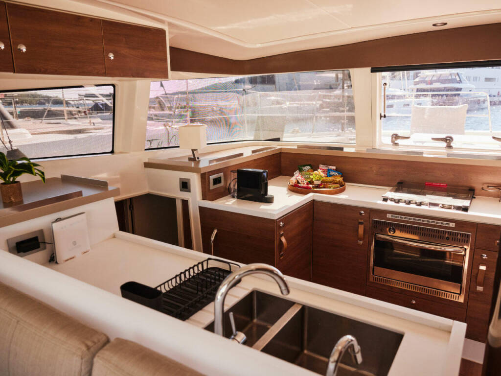Catamaran Bali 4.2 Ediba Pisces