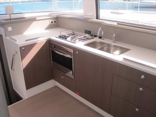 Katamaran Bali 4.3 CLASS