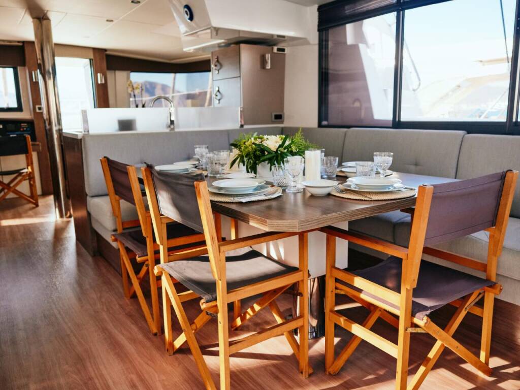 Catamaran Bali 4.8 Ediba Taurus