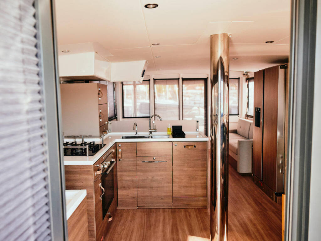 Catamaran Bali 4.8 Ediba Taurus