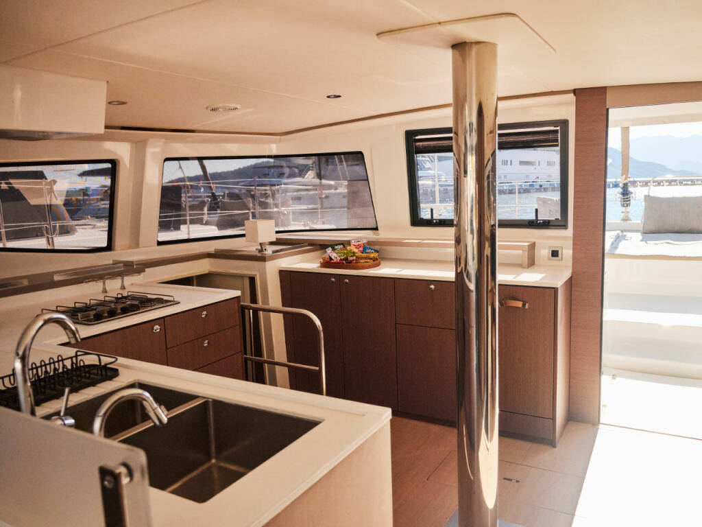 Catamaran Bali 4.8 Ediba Taurus