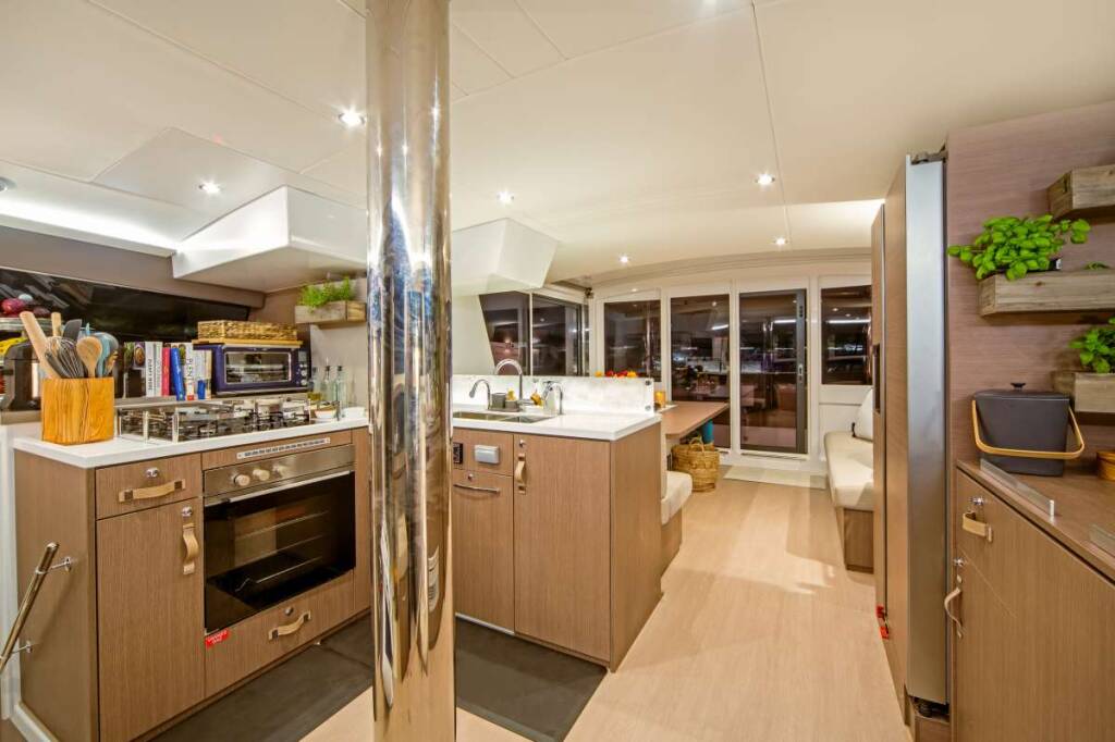 Catamaran Bali 4.8 Magnificent