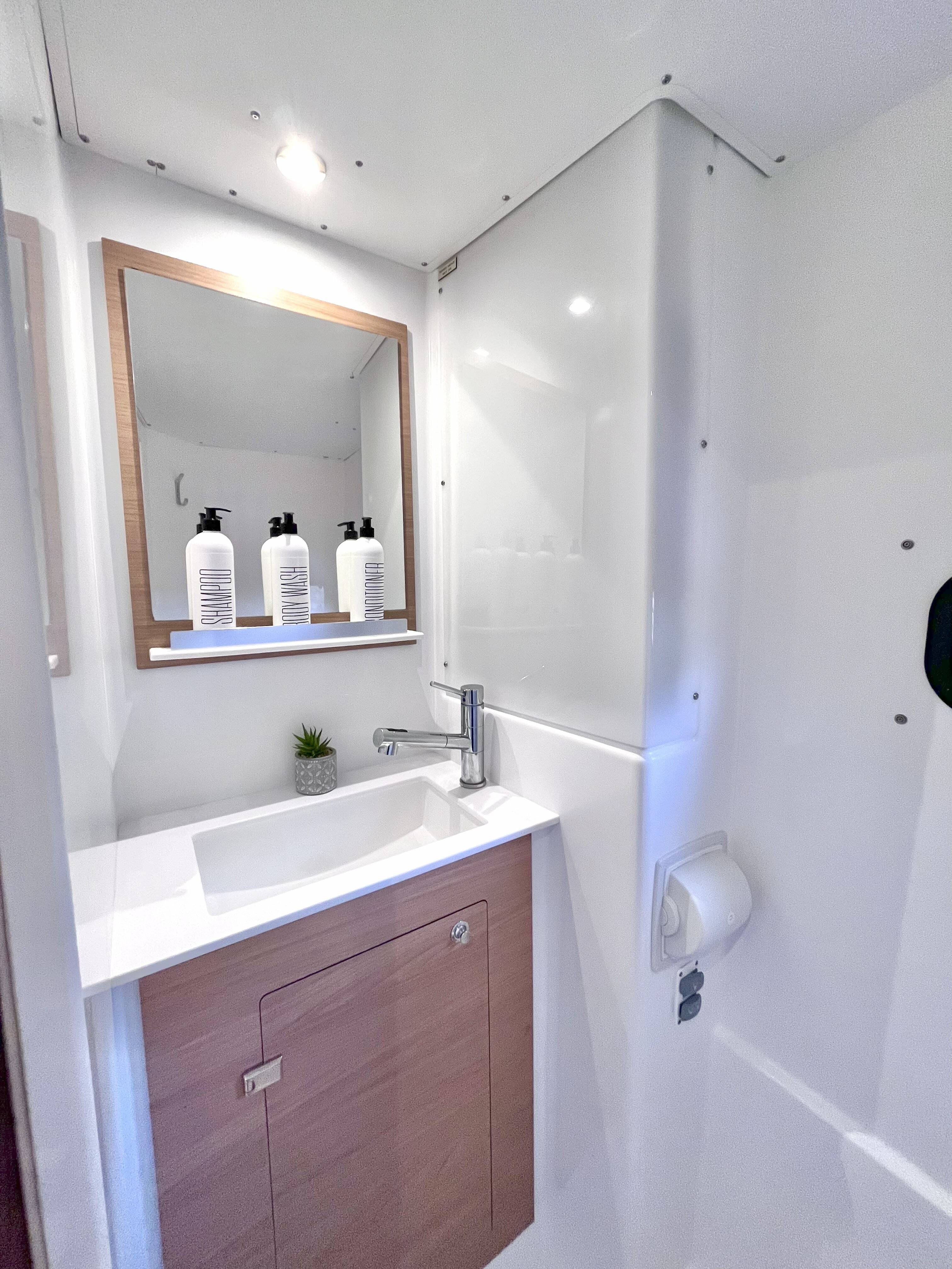 Bali Catspace OW Yamas