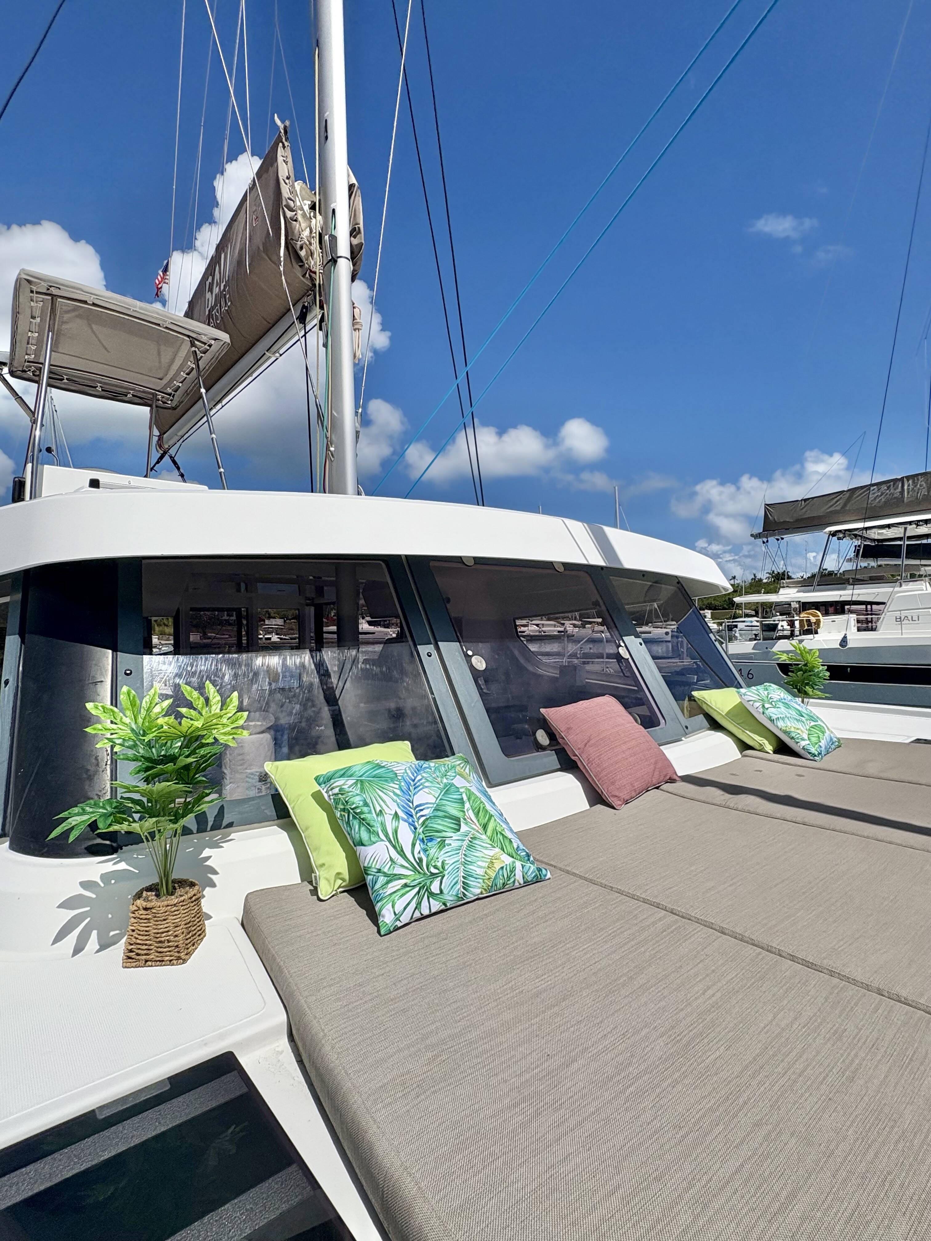 Bali Catspace OW Morale Compass