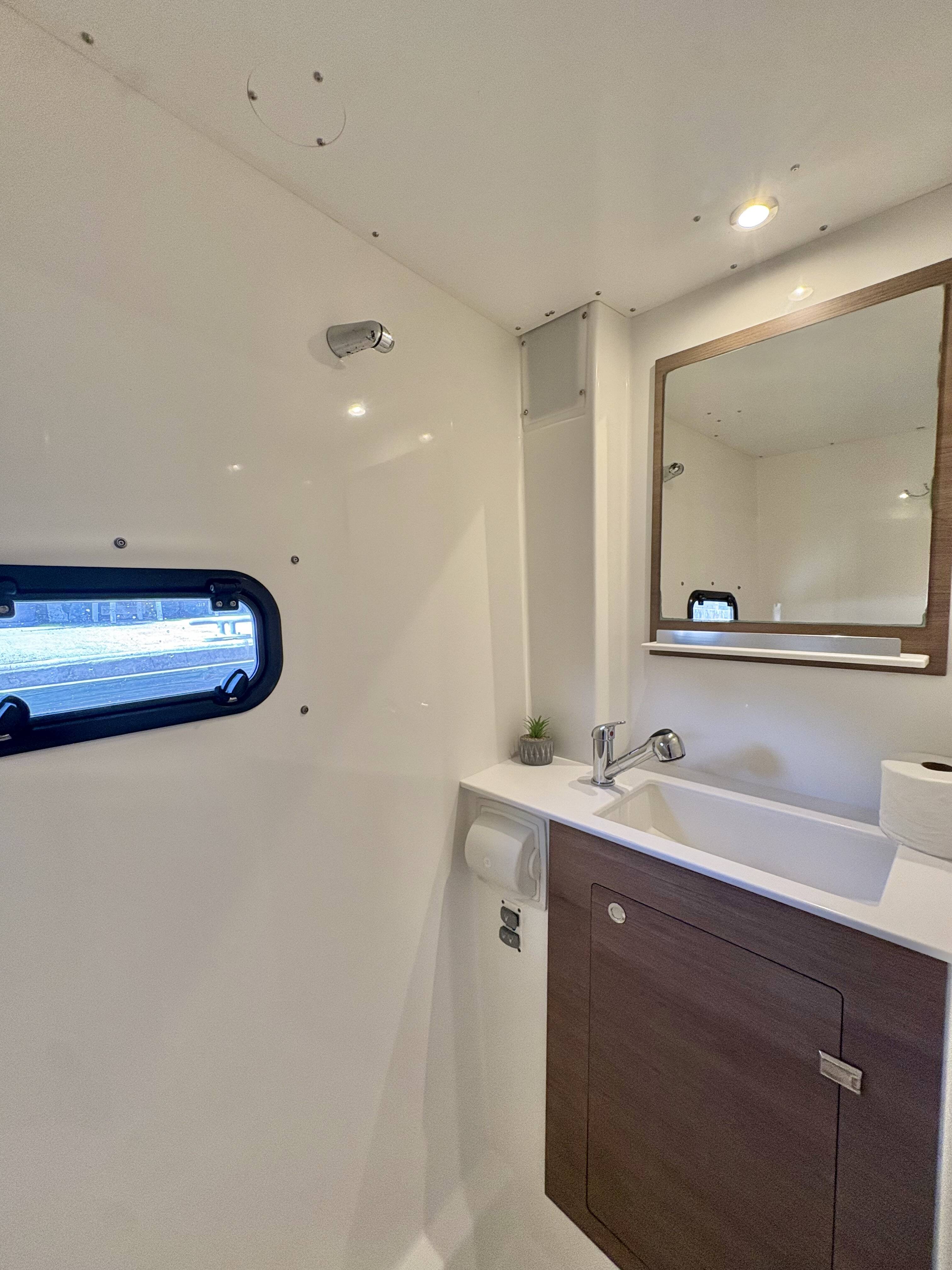 Bali Catspace OW Morale Compass